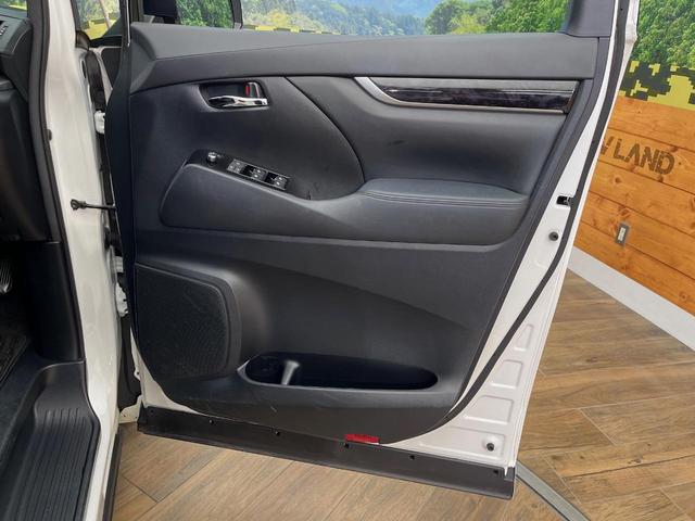 アルファード 2.5S タイプゴールド 4WD 後席モニター 寒冷地仕様 ナビ機能付きディスプレイオーディオ DVD再生 禁煙車 両側電動スライドドア AC100V電源 バックカメラ セーフティセンス レーダークルーズ 電動リアゲート(30枚目)