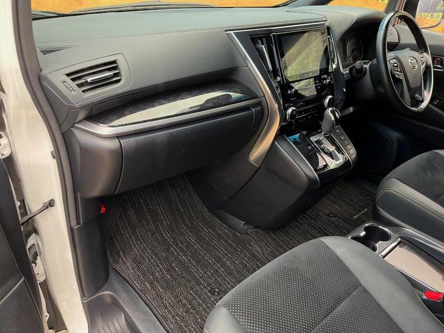 アルファード 2.5S タイプゴールド 4WD 後席モニター 寒冷地仕様 ナビ機能付きディスプレイオーディオ DVD再生 禁煙車 両側電動スライドドア AC100V電源 バックカメラ セーフティセンス レーダークルーズ 電動リアゲート(31枚目)