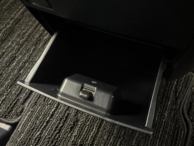 アルファード 2.5S タイプゴールド 4WD 後席モニター 寒冷地仕様 ナビ機能付きディスプレイオーディオ DVD再生 禁煙車 両側電動スライドドア AC100V電源 バックカメラ セーフティセンス レーダークルーズ 電動リアゲート(41枚目)