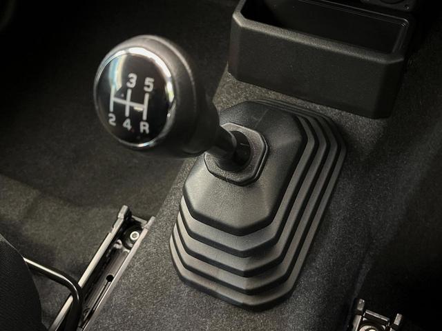 ジムニー ＸＬ　４ＷＤ　５速ＭＴ車　衝突被害軽減システム　禁煙車　シートヒーター　スマートキー　ＥＴＣ　車線逸脱警報　オートライト　オートエアコン　ミラーヒーター　アイドリングストップ（23枚目）