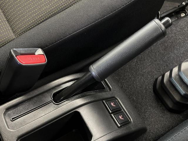 ジムニー ＸＬ　４ＷＤ　５速ＭＴ車　衝突被害軽減システム　禁煙車　シートヒーター　スマートキー　ＥＴＣ　車線逸脱警報　オートライト　オートエアコン　ミラーヒーター　アイドリングストップ（28枚目）