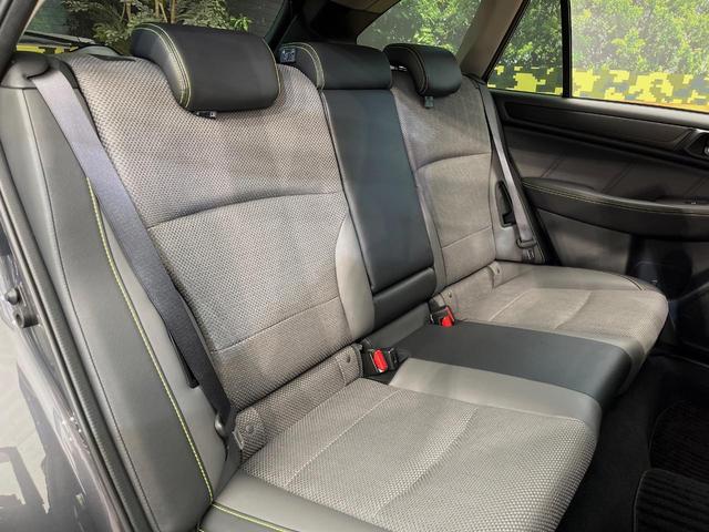 後部座席も気になるようなキズ・汚れやへたり等、大きなダメージはなく、良好な状態です。