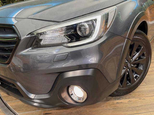 【ＬＥＤヘッドライト】悪天候や夜間走行時も良好な視界を確保し安心して運転できる高輝度ＬＥＤヘッドライトを装備！点灯速度が早く、消費電力も抑えられています。