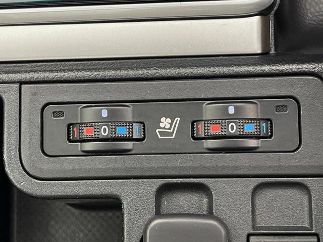 ランドクルーザープラド ＴＸ　Ｌパッケージ　７０ｔｈアニバーサリーリミテッド　サンルーフ　寒冷地仕様　７人乗り　１０型ナビ　ルーフレール　レーダークルーズ　茶革シート　シートベンチレーション　バックカメラ　クリアランスソナー　ＬＥＤヘッドライト　純正１８インチアルミ　ＥＴＣ（8枚目）