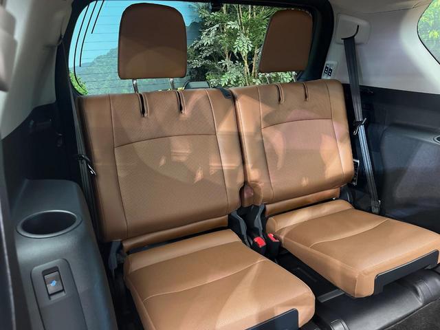 ランドクルーザープラド ＴＸ　Ｌパッケージ　７０ｔｈアニバーサリーリミテッド　サンルーフ　寒冷地仕様　７人乗り　１０型ナビ　ルーフレール　レーダークルーズ　茶革シート　シートベンチレーション　バックカメラ　クリアランスソナー　ＬＥＤヘッドライト　純正１８インチアルミ　ＥＴＣ（11枚目）