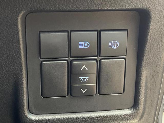 ランドクルーザープラド ＴＸ　Ｌパッケージ　７０ｔｈアニバーサリーリミテッド　サンルーフ　寒冷地仕様　７人乗り　１０型ナビ　ルーフレール　レーダークルーズ　茶革シート　シートベンチレーション　バックカメラ　クリアランスソナー　ＬＥＤヘッドライト　純正１８インチアルミ　ＥＴＣ（33枚目）