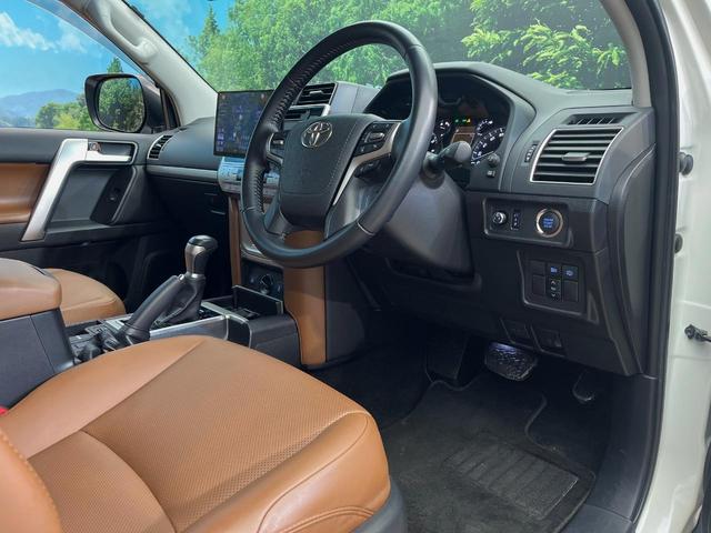 ランドクルーザープラド ＴＸ　Ｌパッケージ　７０ｔｈアニバーサリーリミテッド　サンルーフ　寒冷地仕様　７人乗り　１０型ナビ　ルーフレール　レーダークルーズ　茶革シート　シートベンチレーション　バックカメラ　クリアランスソナー　ＬＥＤヘッドライト　純正１８インチアルミ　ＥＴＣ（40枚目）