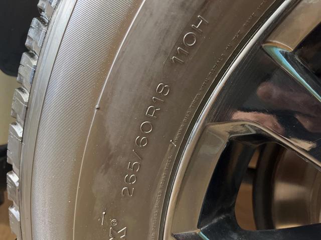 ランドクルーザープラド ＴＸ　Ｌパッケージ　７０ｔｈアニバーサリーリミテッド　サンルーフ　寒冷地仕様　７人乗り　１０型ナビ　ルーフレール　レーダークルーズ　茶革シート　シートベンチレーション　バックカメラ　クリアランスソナー　ＬＥＤヘッドライト　純正１８インチアルミ　ＥＴＣ（52枚目）