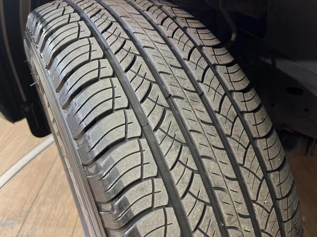 ランドクルーザープラド ＴＸ　Ｌパッケージ　７０ｔｈアニバーサリーリミテッド　サンルーフ　寒冷地仕様　７人乗り　１０型ナビ　ルーフレール　レーダークルーズ　茶革シート　シートベンチレーション　バックカメラ　クリアランスソナー　ＬＥＤヘッドライト　純正１８インチアルミ　ＥＴＣ（53枚目）