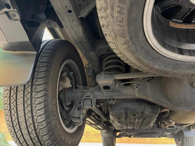 ランドクルーザープラド ＴＸ　Ｌパッケージ　７０ｔｈアニバーサリーリミテッド　サンルーフ　寒冷地仕様　７人乗り　１０型ナビ　ルーフレール　レーダークルーズ　茶革シート　シートベンチレーション　バックカメラ　クリアランスソナー　ＬＥＤヘッドライト　純正１８インチアルミ　ＥＴＣ（55枚目）