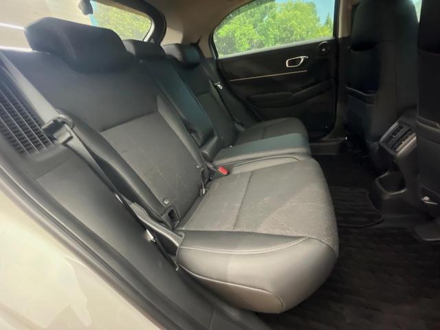 ヴェゼル ｅ：ＨＥＶ　Ｚ　４ＷＤ　禁煙車　９型ホンダコネクトディスプレイ　全周囲カメラ　プレミアムオーディオ　ホンダセンシング　寒冷地仕様　ハンズフリーパワーバックドア　ステアリングヒーター　シートヒーター　ＥＴＣ（10枚目）