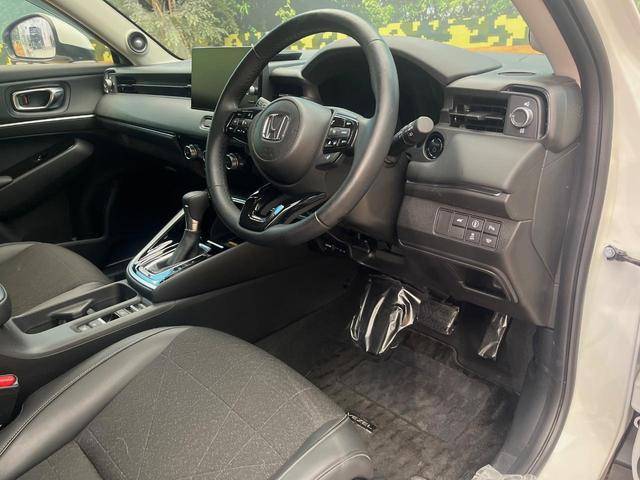 ヴェゼル ｅ：ＨＥＶ　Ｚ　４ＷＤ　禁煙車　９型ホンダコネクトディスプレイ　全周囲カメラ　プレミアムオーディオ　ホンダセンシング　寒冷地仕様　ハンズフリーパワーバックドア　ステアリングヒーター　シートヒーター　ＥＴＣ（26枚目）