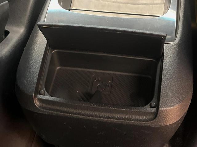 ヴェルファイア ２．５Ｚ　Ａエディション　ゴールデンアイズ　４ＷＤ　禁煙車　寒冷地仕様　純正１０型ナビ　１２．１型フリップダウンモニター　パワーバックドア　両側電動スライドドア　バックカメラ　クルーズコントロール　リヤオートエアコン　アクセサリーコンセント（55枚目）