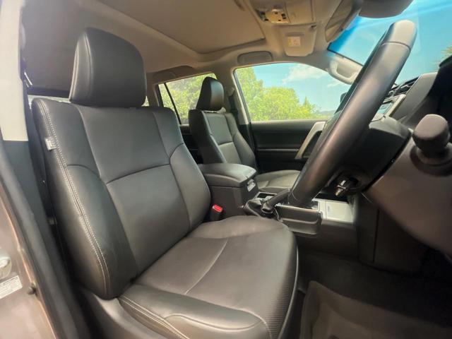 ランドクルーザープラド ＴＸ　Ｌパッケージ　マットブラックエディション　４ＷＤ　サンルーフ　ＢＩＧ－Ｘ１１インチナビ　寒冷地仕様　レーダークルーズコントロール　ブラックラダールーフレール　シートベンチレーション　バックカメラ　ＬＥＤヘッドライト・フォグライト（9枚目）