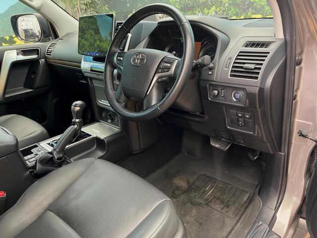 ランドクルーザープラド ＴＸ　Ｌパッケージ　マットブラックエディション　４ＷＤ　サンルーフ　ＢＩＧ－Ｘ１１インチナビ　寒冷地仕様　レーダークルーズコントロール　ブラックラダールーフレール　シートベンチレーション　バックカメラ　ＬＥＤヘッドライト・フォグライト（42枚目）