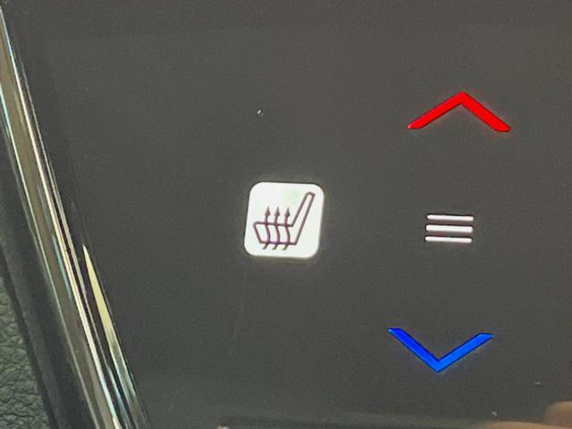 ヴェゼル ハイブリッドＸ・ホンダセンシング　４ＷＤ　禁煙車　ホンダセンシング　純正ナビ　寒冷地仕様　アダプティブクルーズコントロール　シートヒーター　ＥＴＣ　バックカメラ　純正１６インチアルミホイール　純正革巻きステアリング（7枚目）