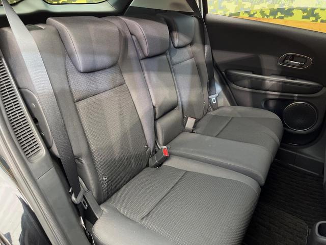 ヴェゼル ハイブリッドＸ・ホンダセンシング　４ＷＤ　禁煙車　ホンダセンシング　純正ナビ　寒冷地仕様　アダプティブクルーズコントロール　シートヒーター　ＥＴＣ　バックカメラ　純正１６インチアルミホイール　純正革巻きステアリング（10枚目）