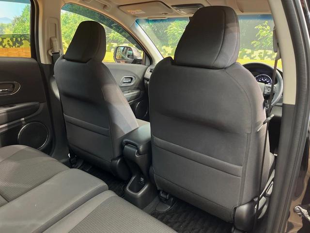 ヴェゼル ハイブリッドＸ・ホンダセンシング　４ＷＤ　禁煙車　ホンダセンシング　純正ナビ　寒冷地仕様　アダプティブクルーズコントロール　シートヒーター　ＥＴＣ　バックカメラ　純正１６インチアルミホイール　純正革巻きステアリング（32枚目）