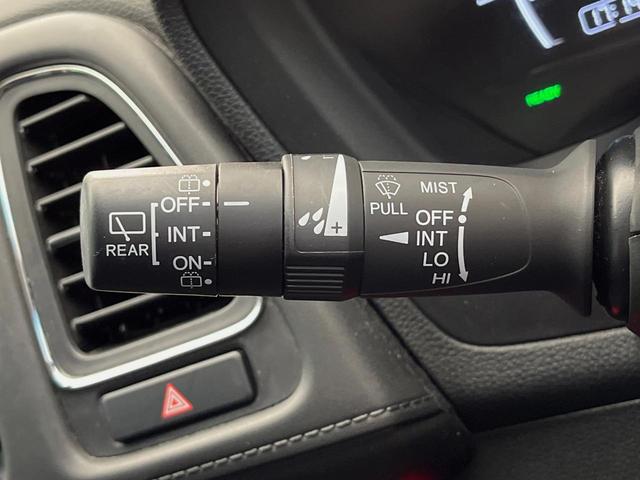 ヴェゼル ハイブリッドＸ・ホンダセンシング　４ＷＤ　禁煙車　ホンダセンシング　純正ナビ　寒冷地仕様　アダプティブクルーズコントロール　シートヒーター　ＥＴＣ　バックカメラ　純正１６インチアルミホイール　純正革巻きステアリング（42枚目）