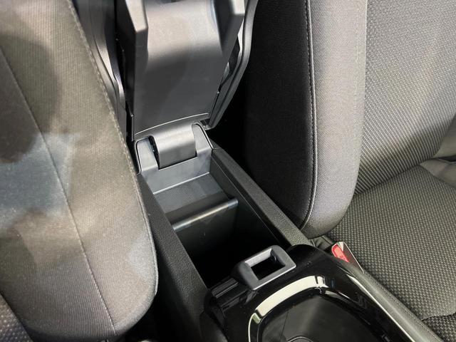 ヴェゼル ハイブリッドＸ・ホンダセンシング　４ＷＤ　禁煙車　ホンダセンシング　純正ナビ　寒冷地仕様　アダプティブクルーズコントロール　シートヒーター　ＥＴＣ　バックカメラ　純正１６インチアルミホイール　純正革巻きステアリング（56枚目）