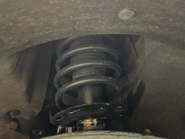 ヴェゼル ハイブリッドＸ・ホンダセンシング　４ＷＤ　禁煙車　ホンダセンシング　純正ナビ　寒冷地仕様　アダプティブクルーズコントロール　シートヒーター　ＥＴＣ　バックカメラ　純正１６インチアルミホイール　純正革巻きステアリング（59枚目）