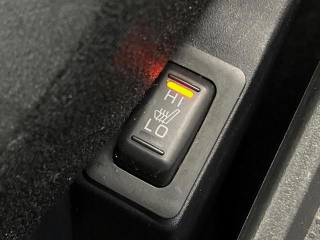 デリカD:5 D パワーパッケージ 8人乗 後席モニター ヨコハマジオランダーオールテレーンタイヤ 両側電動ドア シートヒーター 禁煙車 ETC バックカメラ クルーズコントロール フルセグ HIDヘッドライト オートエアコン(6枚目)