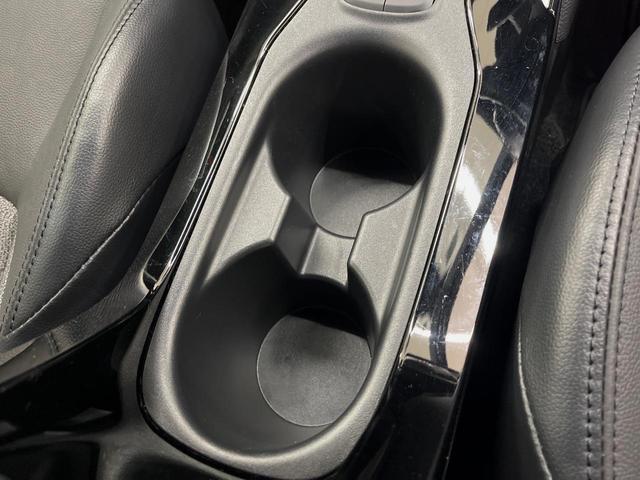 カローラクロス ハイブリッド　Ｚ　４ＷＤ　９インチディスプレイオーディオ　全周囲カメラ　レーダークルーズコントロール　オートハイビーム　シートヒーター　ハンズフリーパワーバックドア　パワーシート　ＥＴＣ　ＬＥＤヘッドライト（33枚目）