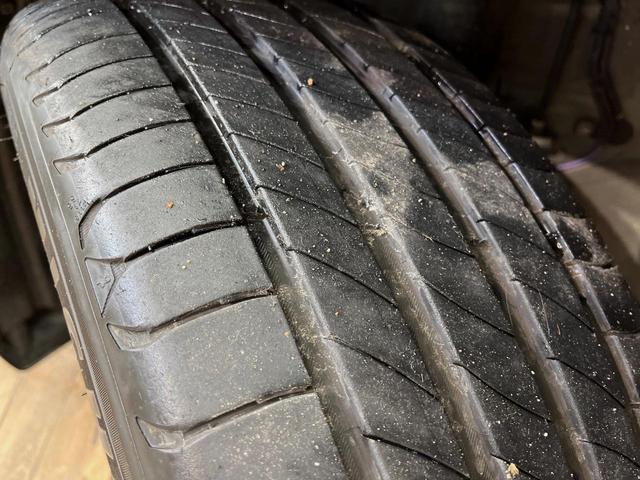 カローラクロス ハイブリッド　Ｚ　４ＷＤ　９インチディスプレイオーディオ　全周囲カメラ　レーダークルーズコントロール　オートハイビーム　シートヒーター　ハンズフリーパワーバックドア　パワーシート　ＥＴＣ　ＬＥＤヘッドライト（62枚目）