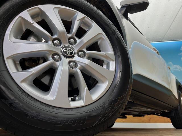 �y�����P�U�C���`�A���~�z�C�[���z�O�ςɃ}�b�`���������A���~�z�C�[���𑕒����Ă���܂��B�e��ЊO�A���~�z�C�[����A�X�^�b�h���X�^�C�����戵�����Ă���܂��B���񂲑��k����������