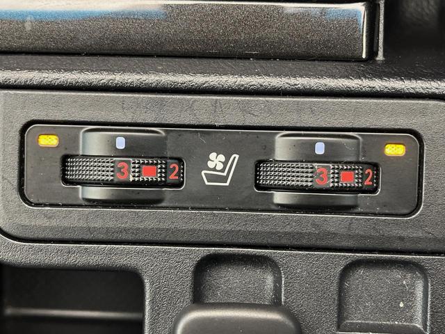 ランドクルーザープラド ＴＸ　Ｌパッケージ・ブラックエディション　ディーゼル　サンルーフ　寒冷地仕様　禁煙車　９型純正ナビ　シートベンチレーション　レーダークルーズコントロール　ルーフレール　パワーシート　ＬＥＤヘッドライト　バックカメラ　ＥＴＣ　フルセグ（6枚目）