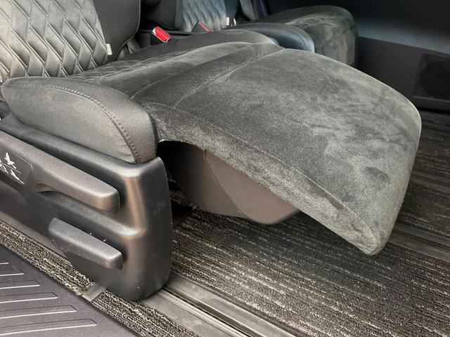 アルファード ２．５Ｓ　Ａパッケージ　４ＷＤ　モデリスタエアロ　フリップダウン　ＢＩＧ－Ｘ１１型ナビ　寒冷地仕様　両側電動スライドドア　デジタルインナーミラー　セーフティセンス　レーダークルーズ　ブラインドスポットモニター　ＥＴＣ（44枚目）