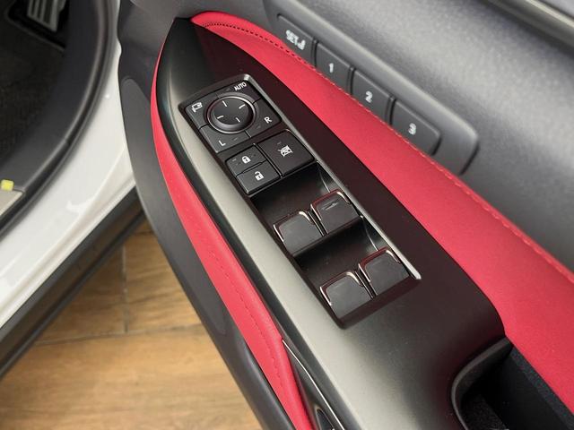 ＮＸ ＮＸ３５０ｈ　Ｆスポーツ　４ＷＤ　パノラマサンルーフ　ＴＲＤフルエアロ　１４型純正ディスプレイオーディオ　全周囲カメラ　ルーフレール　三眼ＬＥＤヘッド　デジタルミラー　衝突軽減システム　ブラインドスポット　シートエアコン（58枚目）