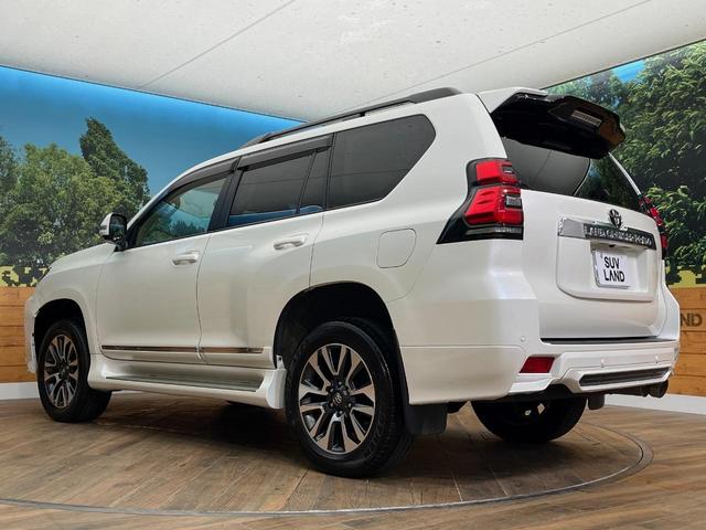 ランドクルーザープラド ＴＸ　Ｌパッケージ　サンルーフ　寒冷地仕様　７人乗り　ＴＲＤエアロ　純正９型ディスプレイオーディオ　全周囲カメラ　ルーフレール　デジタルインナーミラー　ブラインドスポットモニター　純正１９インチアルミホイール　ＥＴＣ（67枚目）