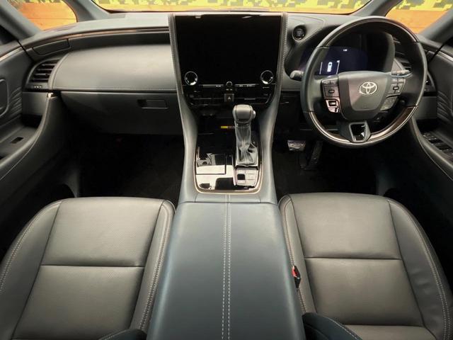 アルファード Ｚ　４ＷＤ　禁煙車　寒冷地仕様　純正１４型ナビ　全周囲カメラ　１３．２型フリップダウン　左右独立ムーンルーフ　デジタルインナーミラー　シートベンチレーション　ステアリングヒーター　パワーバックドア　ＥＴＣ（2枚目）