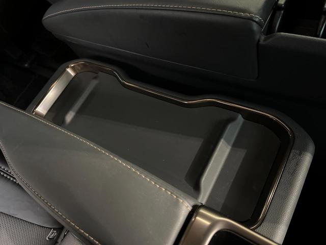 アルファード Ｚ　４ＷＤ　禁煙車　寒冷地仕様　純正１４型ナビ　全周囲カメラ　１３．２型フリップダウン　左右独立ムーンルーフ　デジタルインナーミラー　シートベンチレーション　ステアリングヒーター　パワーバックドア　ＥＴＣ（62枚目）