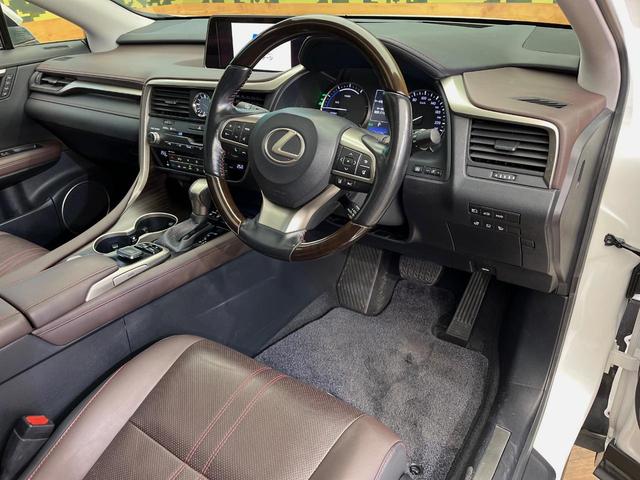 RX RX450h バージョンL 4WD 禁煙車 モデリスタエアロ サンルーフ リヤエンターテイメントシステム 12.3インチナビ 全周囲カメラ パワーバックドア シートベンチレーション 電動格納セカンドシート 衝突軽減装置(31枚目)