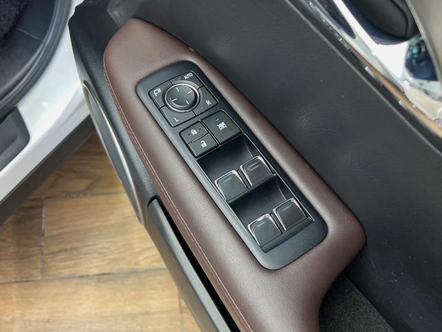 RX RX450h バージョンL 4WD 禁煙車 モデリスタエアロ サンルーフ リヤエンターテイメントシステム 12.3インチナビ 全周囲カメラ パワーバックドア シートベンチレーション 電動格納セカンドシート 衝突軽減装置(42枚目)