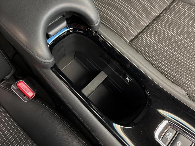 ヴェゼル ハイブリッドＸ・Ｌパッケージ　４ＷＤ　純正ナビ　寒冷地仕様　クルーズコントロール　シートヒーター　シティブレーキアクティブシステム　バックカメラ　ＬＥＤヘッドライト　パドルシフト　オートライト　　ＥＴＣ（62枚目）