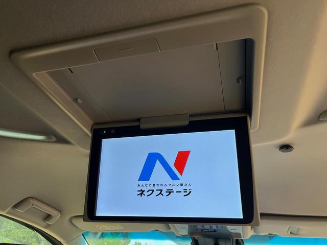 ヴェルファイアハイブリッド ＺＲ　Ｇエディション　４ＷＤ　フリップダウン　純正９型ナビ　両側電動スライドドア　シートエアコン　メモリーシート　パワーバックドア　ＣＤ／ＤＶＤデッキ　セーフティセンス　レーダークルーズ　三眼ＬＥＤヘッド（3枚目）