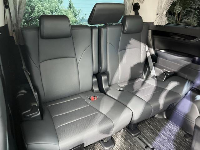 ヴェルファイアハイブリッド ＺＲ　Ｇエディション　４ＷＤ　フリップダウン　純正９型ナビ　両側電動スライドドア　シートエアコン　メモリーシート　パワーバックドア　ＣＤ／ＤＶＤデッキ　セーフティセンス　レーダークルーズ　三眼ＬＥＤヘッド（13枚目）