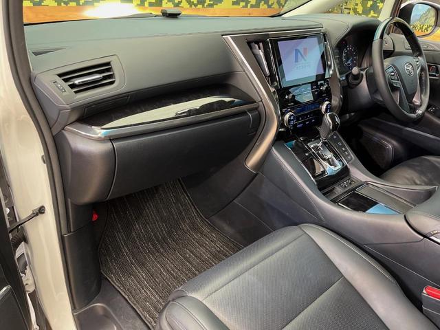 ヴェルファイアハイブリッド ＺＲ　Ｇエディション　４ＷＤ　フリップダウン　純正９型ナビ　両側電動スライドドア　シートエアコン　メモリーシート　パワーバックドア　ＣＤ／ＤＶＤデッキ　セーフティセンス　レーダークルーズ　三眼ＬＥＤヘッド（27枚目）