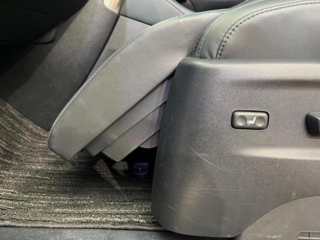 ヴェルファイアハイブリッド ＺＲ　Ｇエディション　４ＷＤ　フリップダウン　純正９型ナビ　両側電動スライドドア　シートエアコン　メモリーシート　パワーバックドア　ＣＤ／ＤＶＤデッキ　セーフティセンス　レーダークルーズ　三眼ＬＥＤヘッド（31枚目）