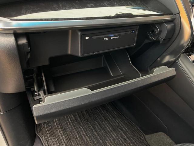 ヴェルファイアハイブリッド ＺＲ　Ｇエディション　４ＷＤ　フリップダウン　純正９型ナビ　両側電動スライドドア　シートエアコン　メモリーシート　パワーバックドア　ＣＤ／ＤＶＤデッキ　セーフティセンス　レーダークルーズ　三眼ＬＥＤヘッド（65枚目）