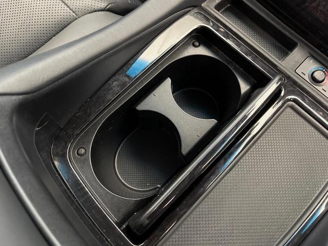 ヴェルファイアハイブリッド ＺＲ　Ｇエディション　４ＷＤ　フリップダウン　純正９型ナビ　両側電動スライドドア　シートエアコン　メモリーシート　パワーバックドア　ＣＤ／ＤＶＤデッキ　セーフティセンス　レーダークルーズ　三眼ＬＥＤヘッド（69枚目）