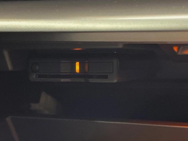 ＸＶ ２．０ｅ－Ｌ　アイサイト　４ＷＤ　純正ナビ　衝突軽減装置　レーダークルーズコントロール　ブラインドスポットモニター　バックカメラ　ＬＥＤヘッドライト　ＥＴＣ　スマートキー　オートブレーキホールド（8枚目）