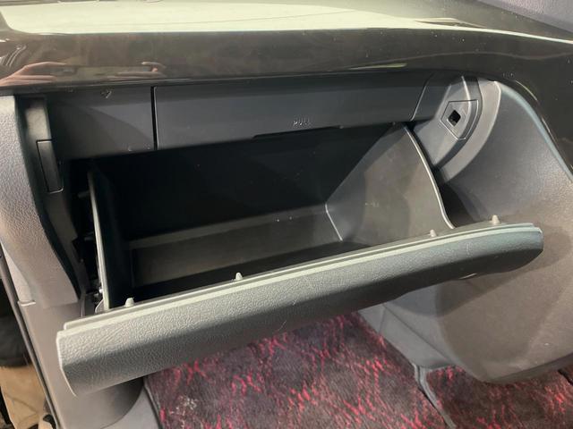 ヴェルファイア ２．４Ｚ　ゴールデンアイズ　４ＷＤ　フリップダウンモニター　ＢＩＧーＸ９インチナビ　両側電動スライドドア　パワーバックドア　クルーズコントロール　ＥＴＣ　ＨＩＤヘッドライト　ウッドコンビハンドル（28枚目）