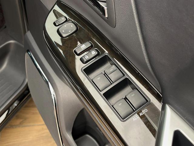 ヴェルファイア ２．４Ｚ　ゴールデンアイズ　４ＷＤ　フリップダウンモニター　ＢＩＧーＸ９インチナビ　両側電動スライドドア　パワーバックドア　クルーズコントロール　ＥＴＣ　ＨＩＤヘッドライト　ウッドコンビハンドル（33枚目）