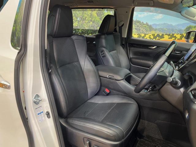 アルファードハイブリッド SR Cパッケージ 4WD フリップダウンモニター 純正9インチナビ 両側電動スライドドア デジタルインナーミラー CD/DVDデッキ シートベンチレーション レーダークルーズコントロール ETC 三眼LEDヘッドライト(11枚目)