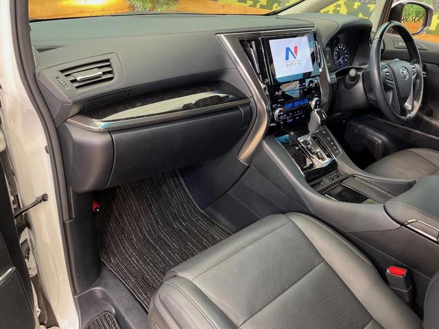 アルファードハイブリッド SR Cパッケージ 4WD フリップダウンモニター 純正9インチナビ 両側電動スライドドア デジタルインナーミラー CD/DVDデッキ シートベンチレーション レーダークルーズコントロール ETC 三眼LEDヘッドライト(27枚目)