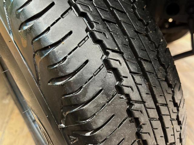 ジムニーシエラ ＪＬ　禁煙車　５速ＭＴ　９型ナビ　バックカメラ　シートヒーター　ＥＴＣ　セーフティサポート　オートエアコン　キーレスプッシュスタートシステム　アイドリングストップ　フロントフォグランプ　オートライト（52枚目）